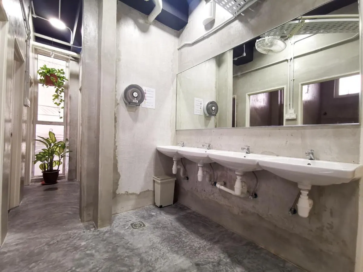 Attrus Bed & Breakfast Τζόχορ Μπάχρου Hostel